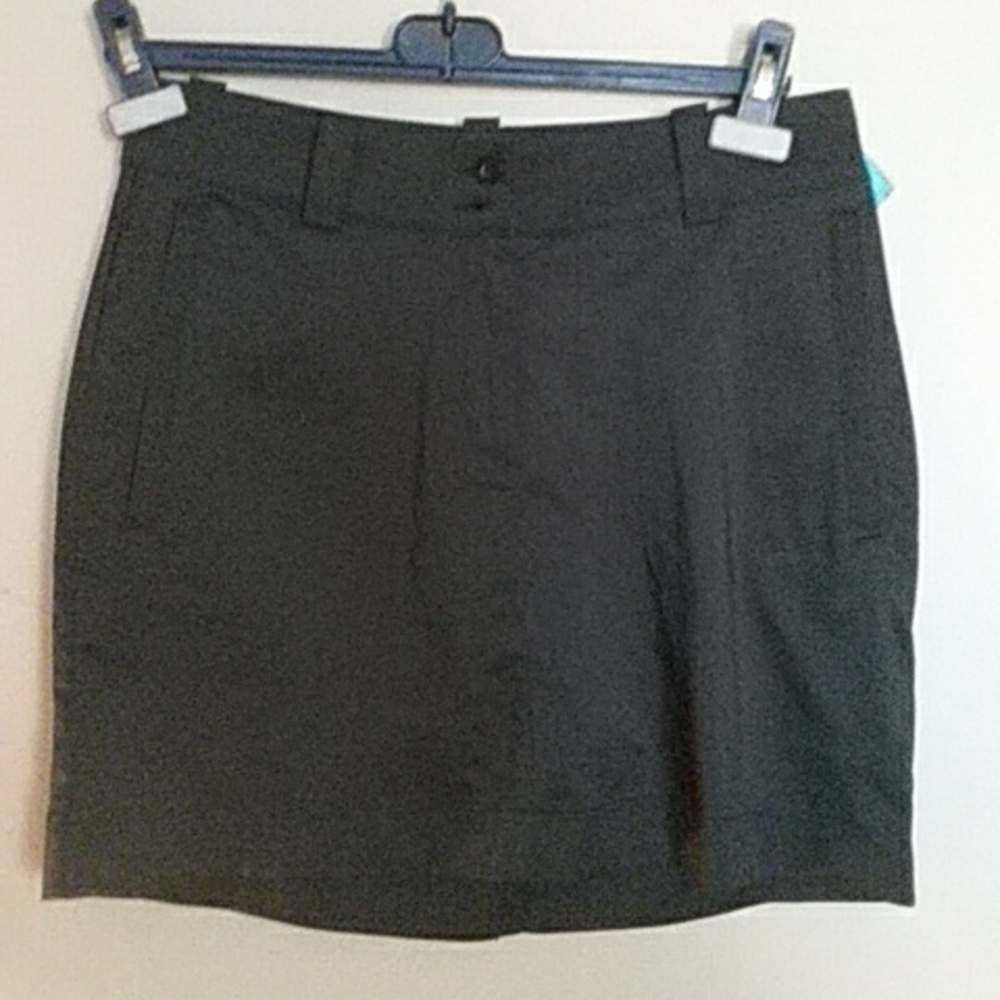 Maggie lane skort size 2